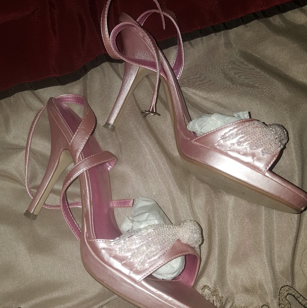 Shoes - Picture 2 of 3